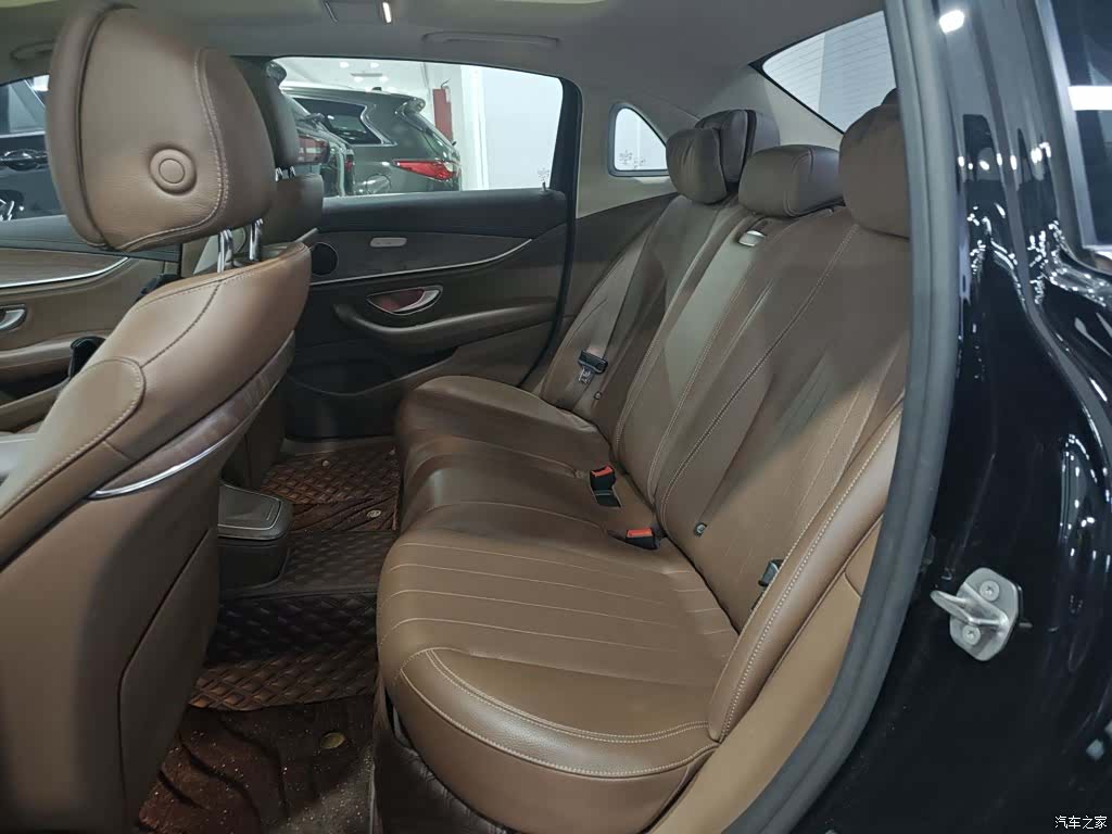 Mercedes-Benz E-Class, 2022 17