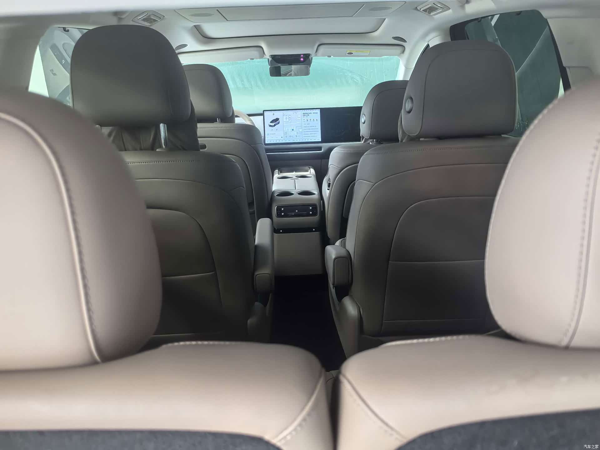 Li Auto i8, 2025 13