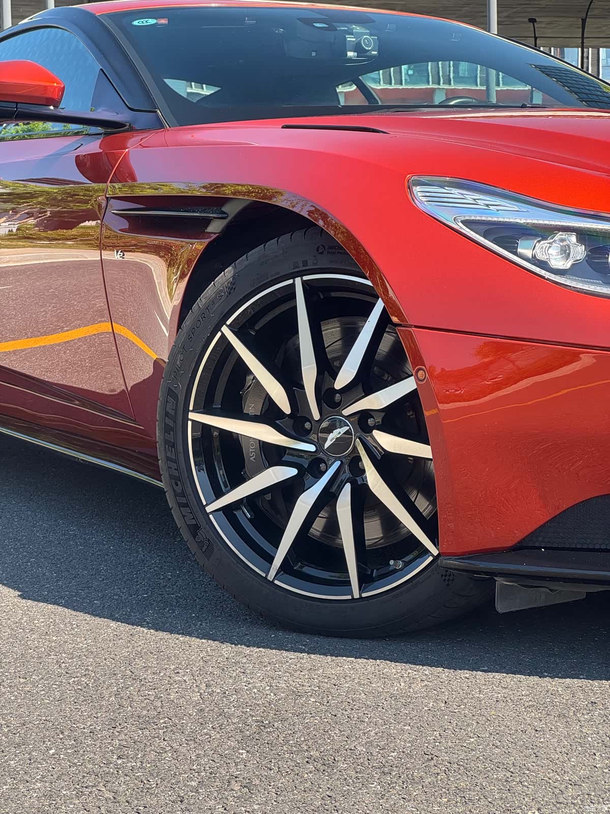 Aston Martin DB11, 2017 7