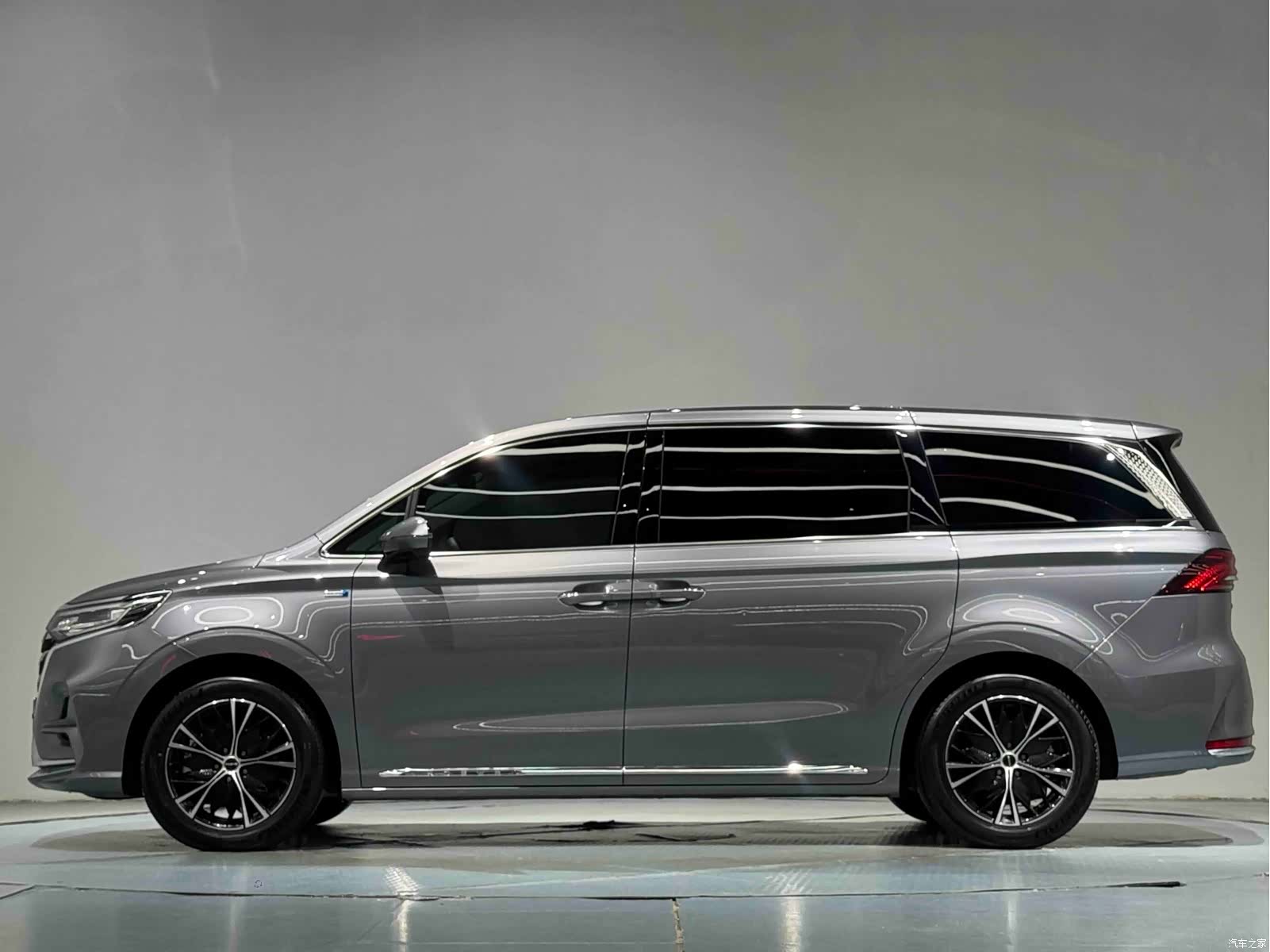 Roewe iMAX8, 2024 16