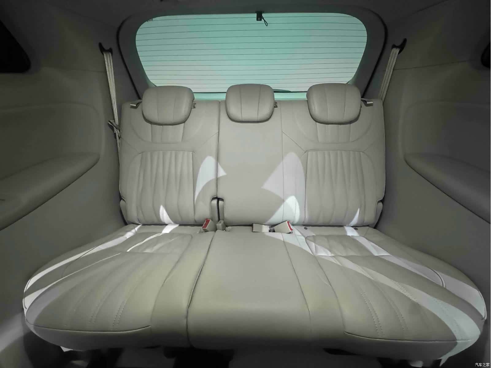 Roewe iMAX8, 2024 14