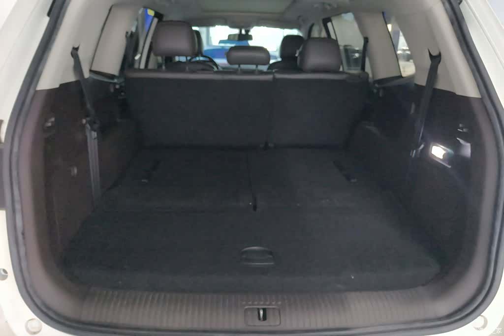 Roewe RX8, 2020 4