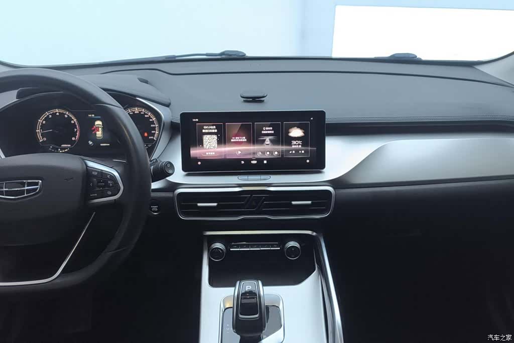 Geely Coolray, 2021 13