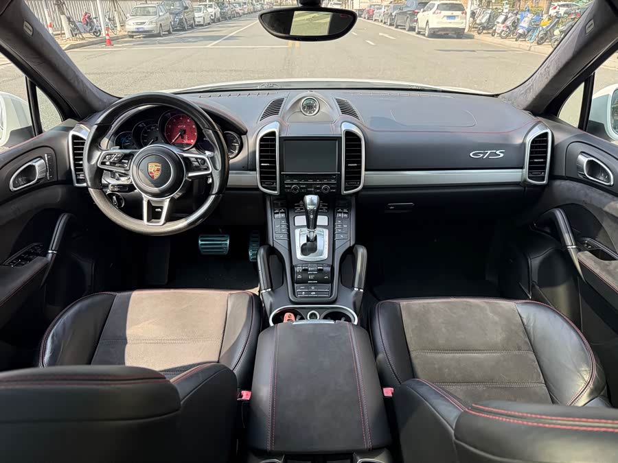 Porsche Cayenne 2016, фото 13