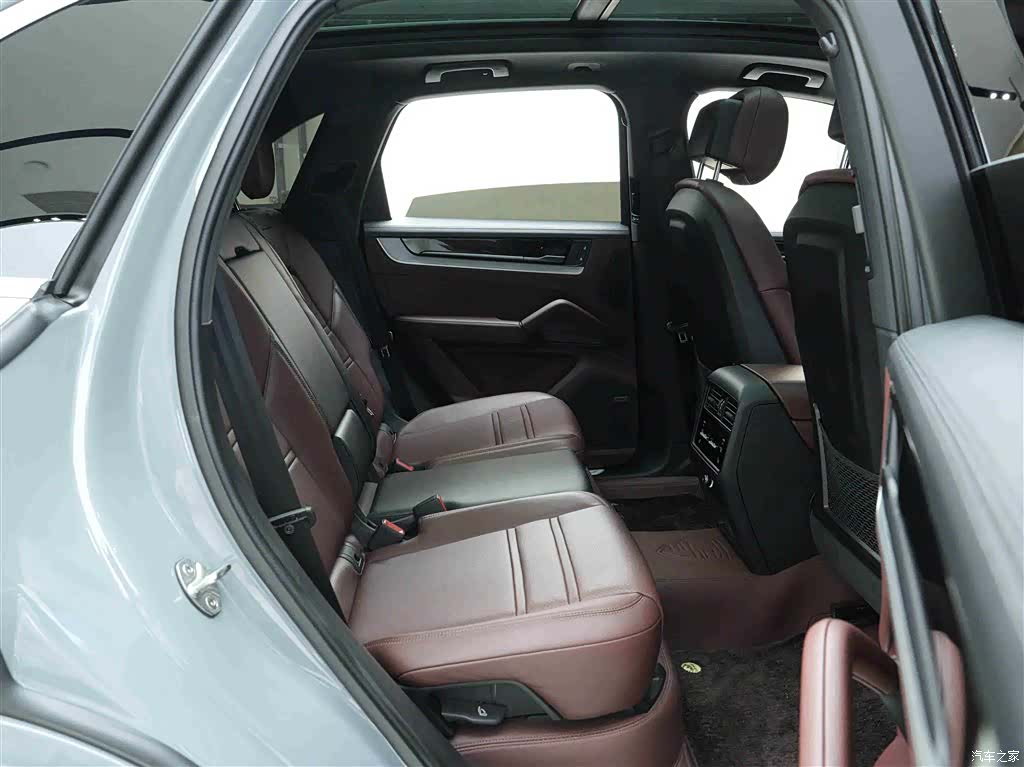 Porsche Cayenne, 2024 13