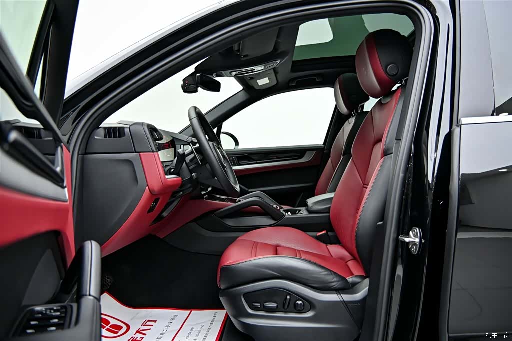 Porsche Cayenne, 2025 11