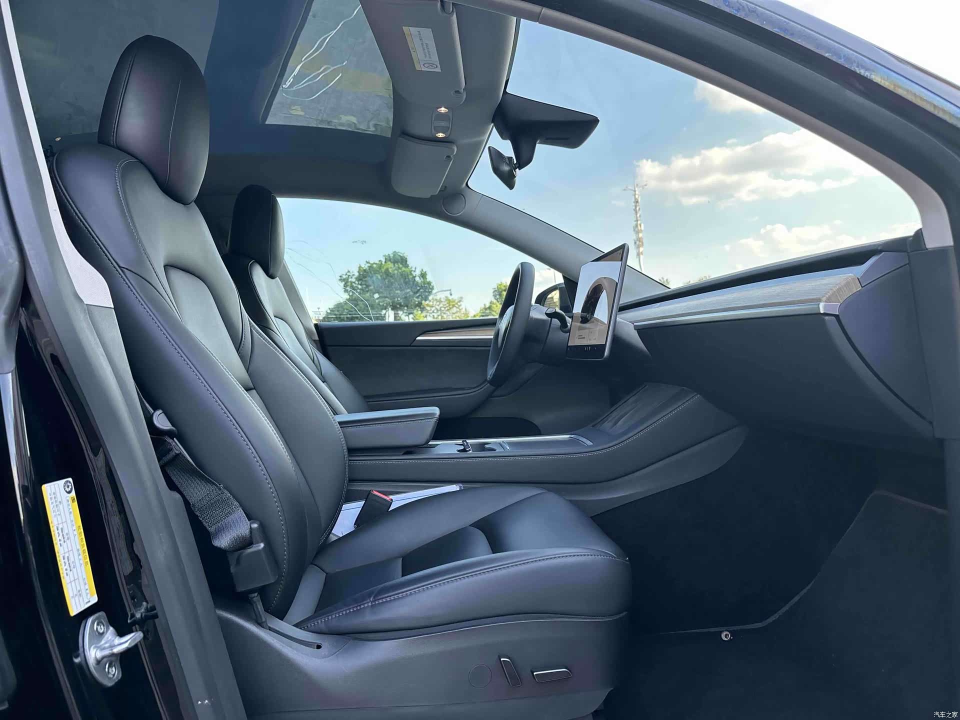Tesla Model Y, 2022 6