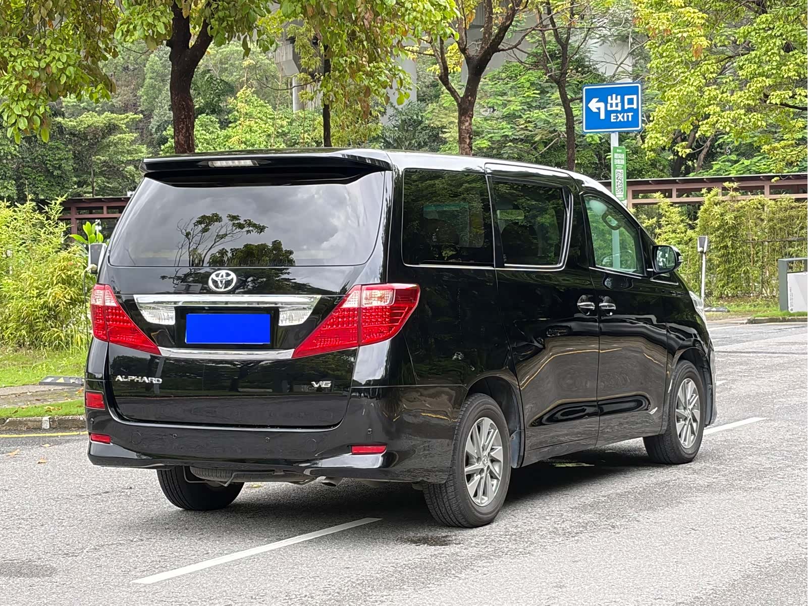 Toyota Alphard, 2011 12