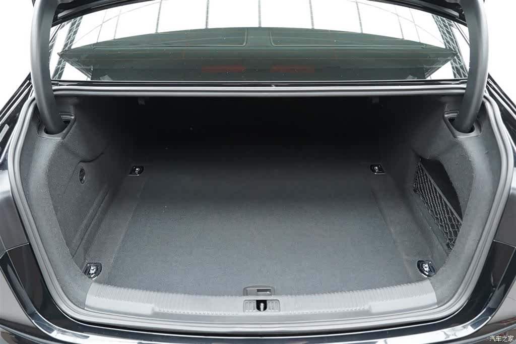 Audi A6L, 2015 30