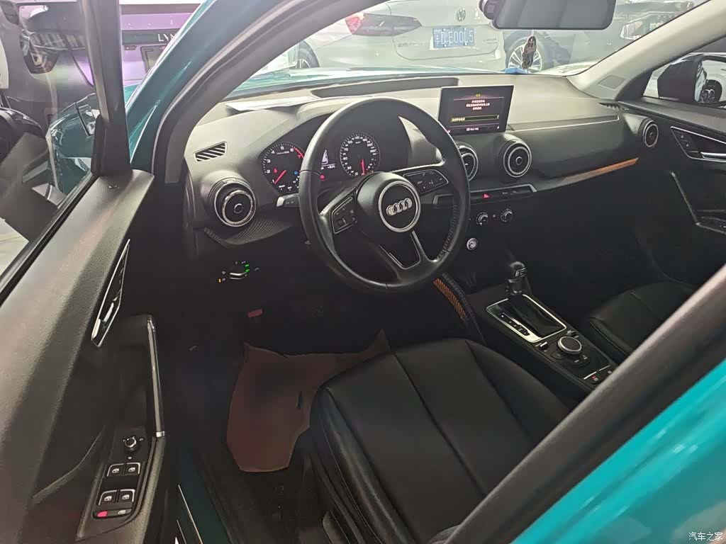 Audi Q2L, 2020 12