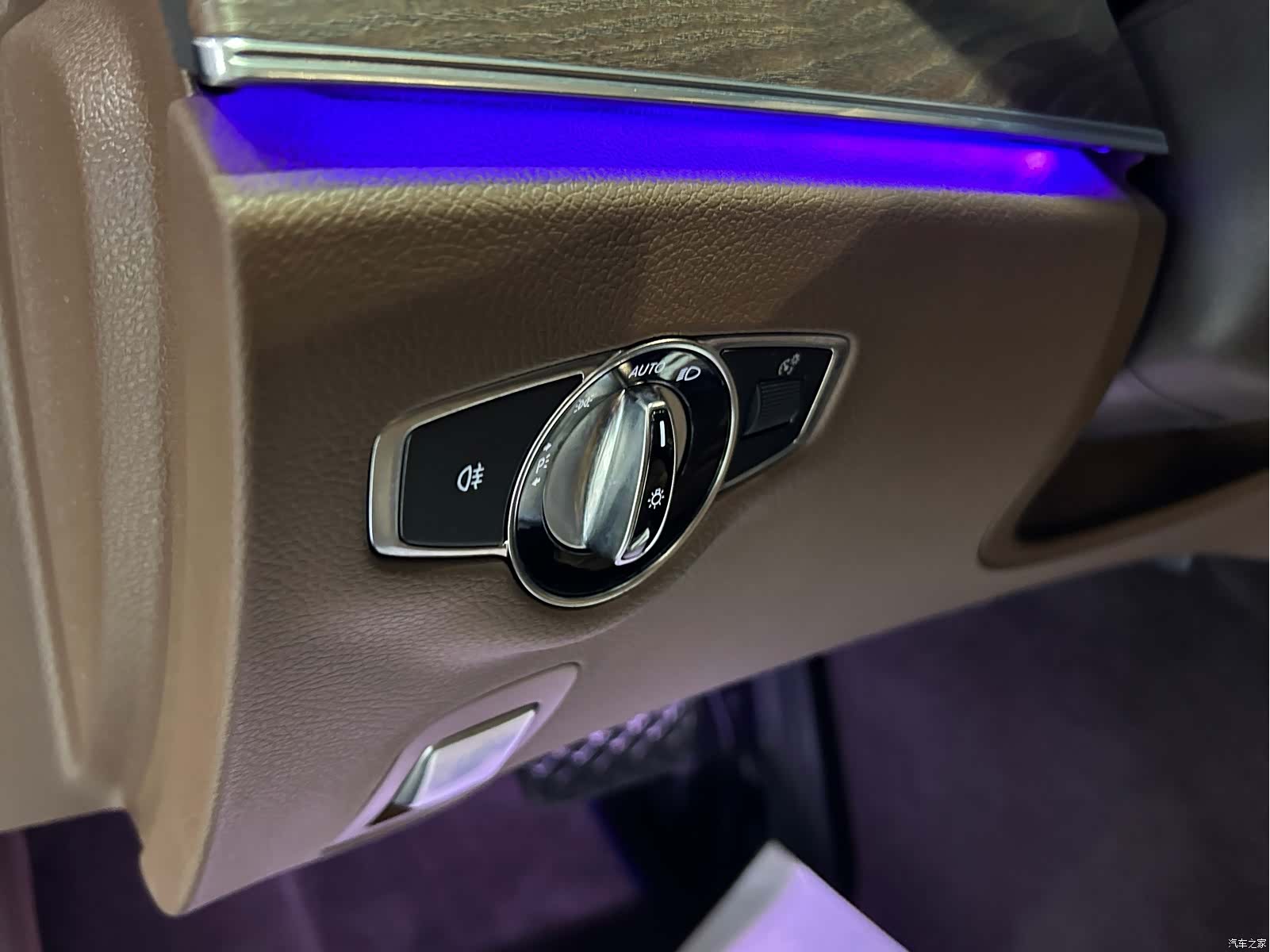 Mercedes-Benz E-Class, 2024 8