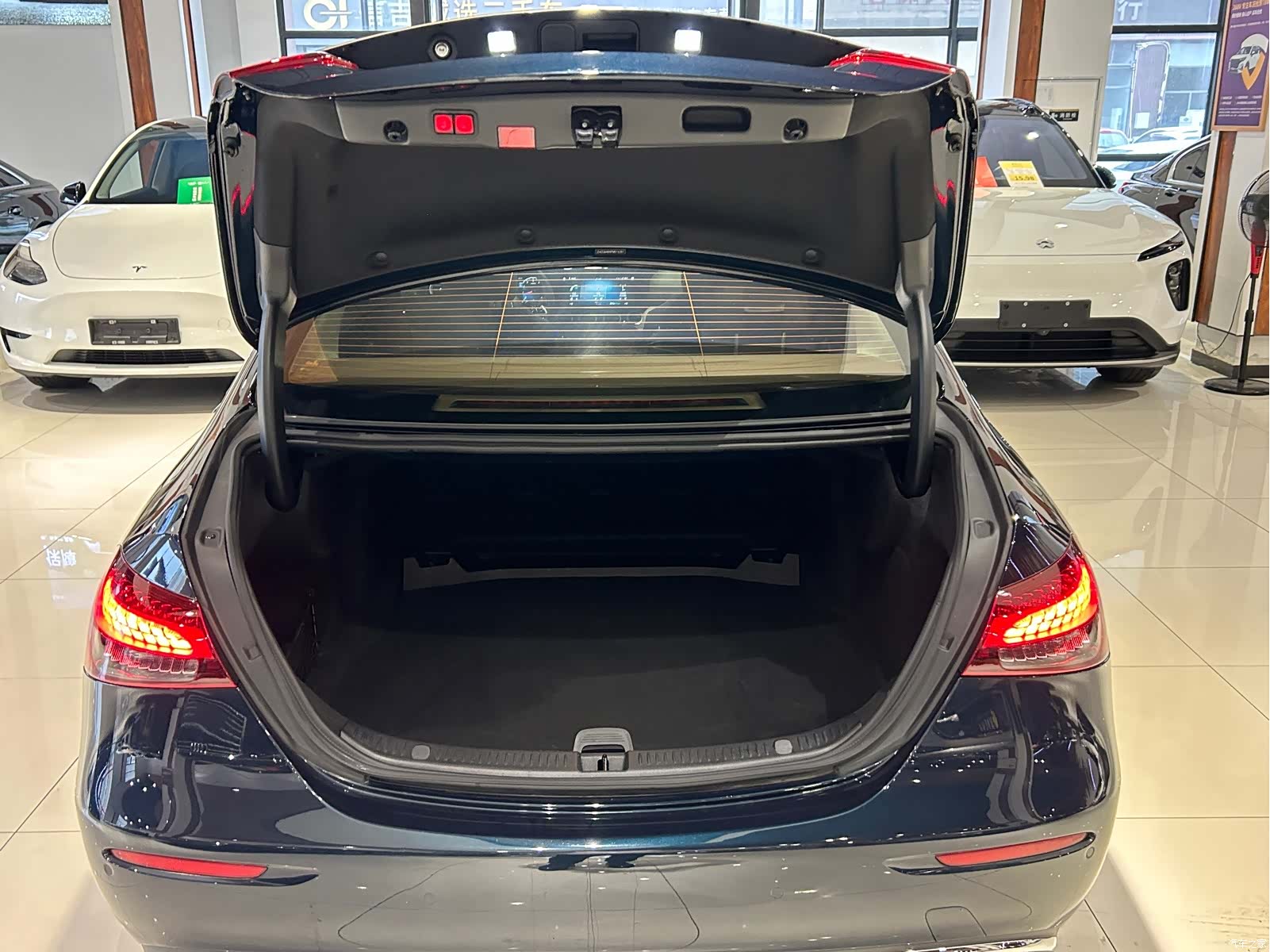 Mercedes-Benz E-Class, 2024 29