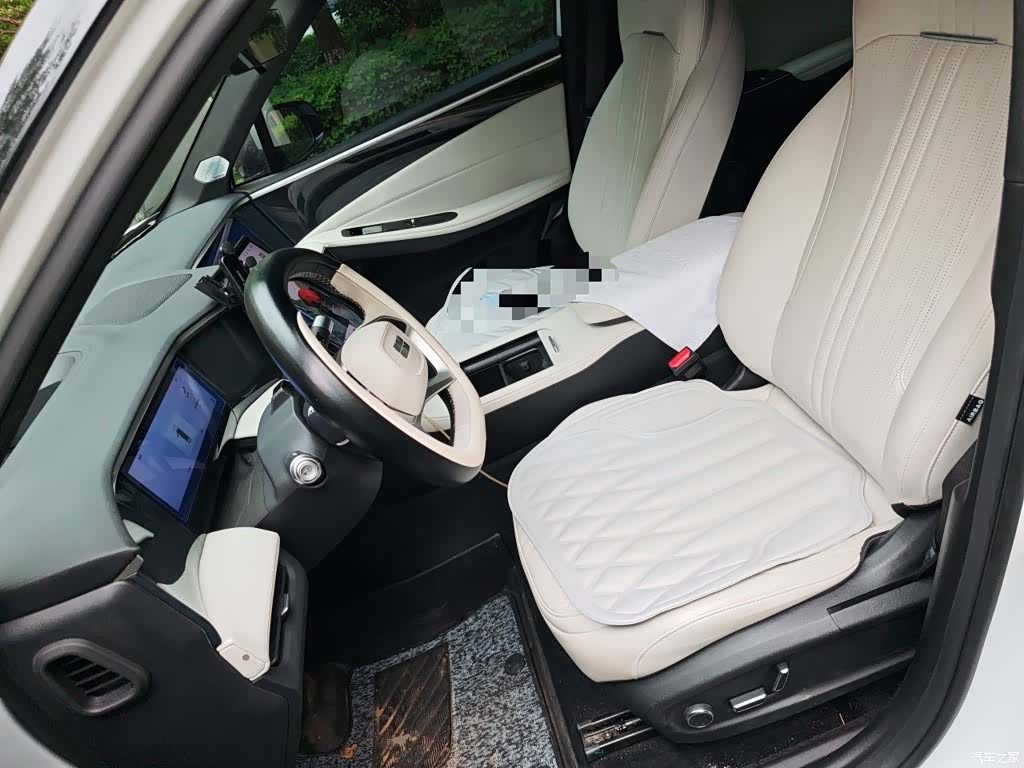 Geely Galaxy L7, 2023 16