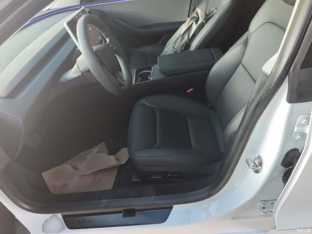 Tesla Model 3, 2024 11