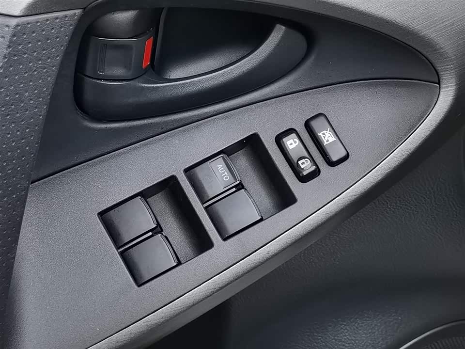 Toyota RAV4 Rongfang