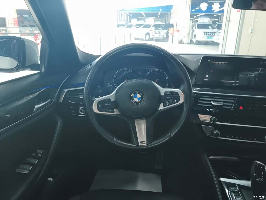 BMW 5 Series, 2018 все фото