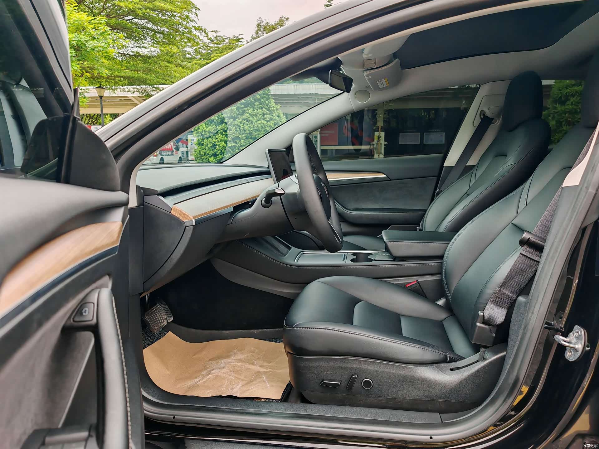 Tesla Model 3, 2023 10