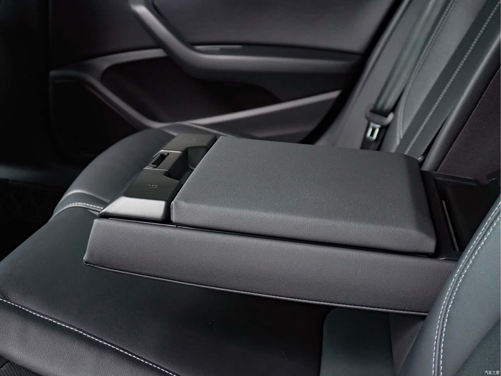 Audi A4L, 2020 16
