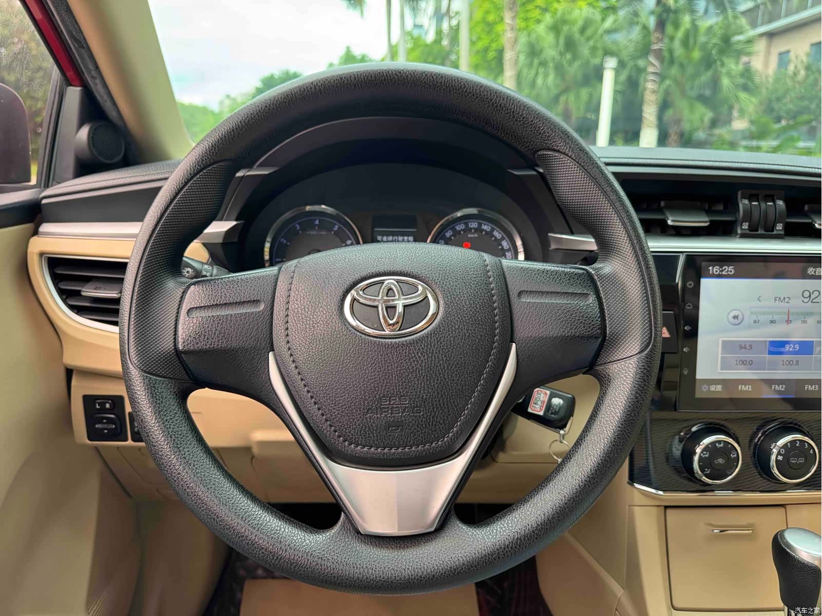Toyota Corolla, 2015 10