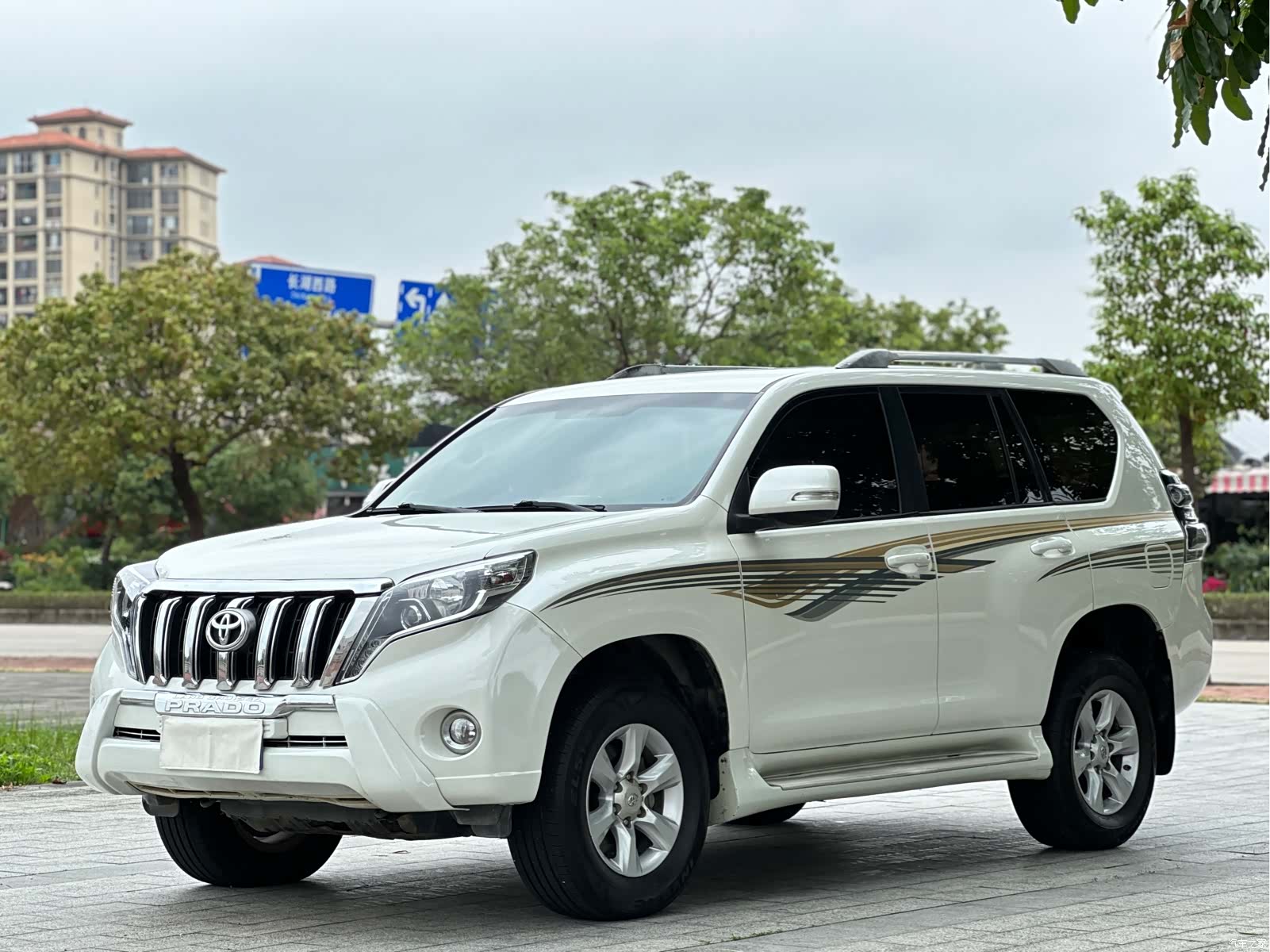 Toyota Prado, 2012 1