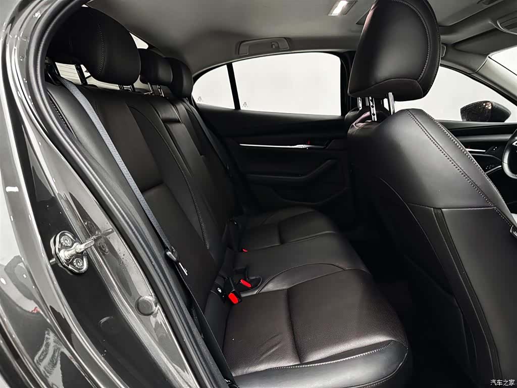 Mazda Mazda3, 2022 14