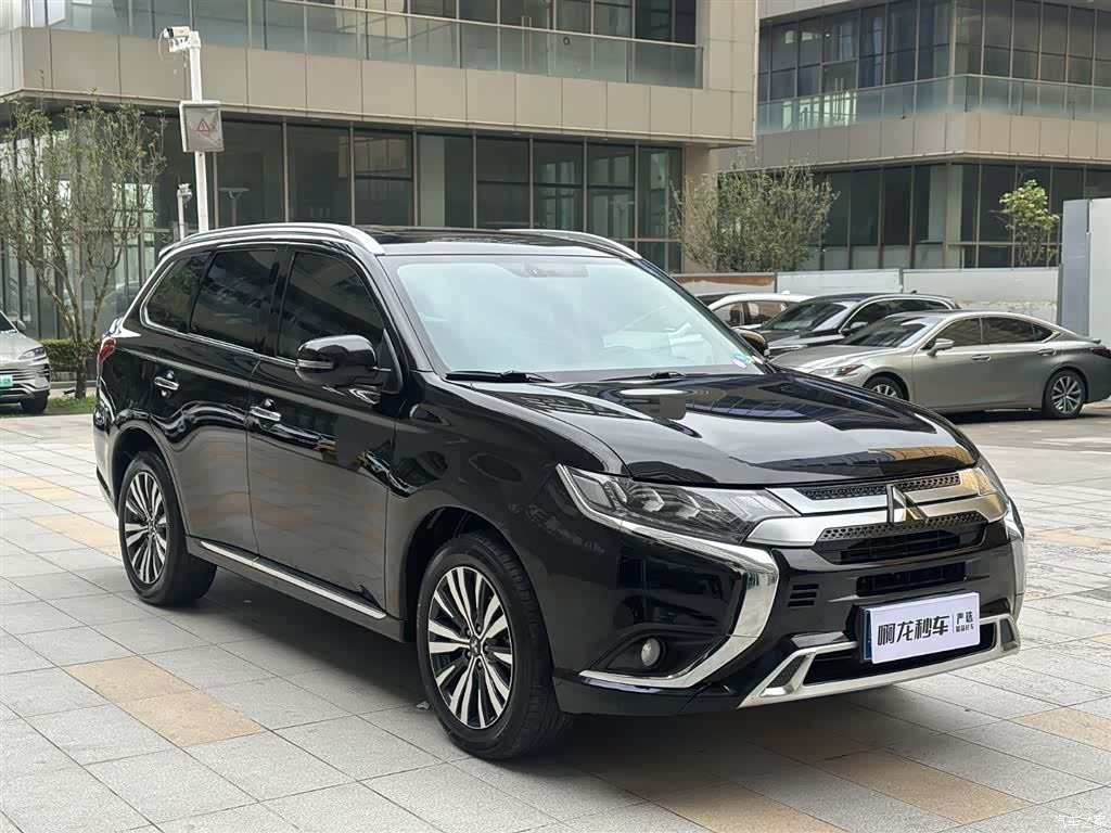 Mitsubishi Outlander, 2022 11