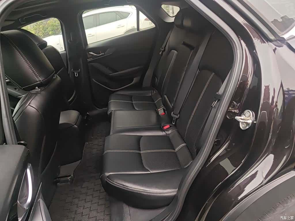 Mazda CX-4, 2021 13