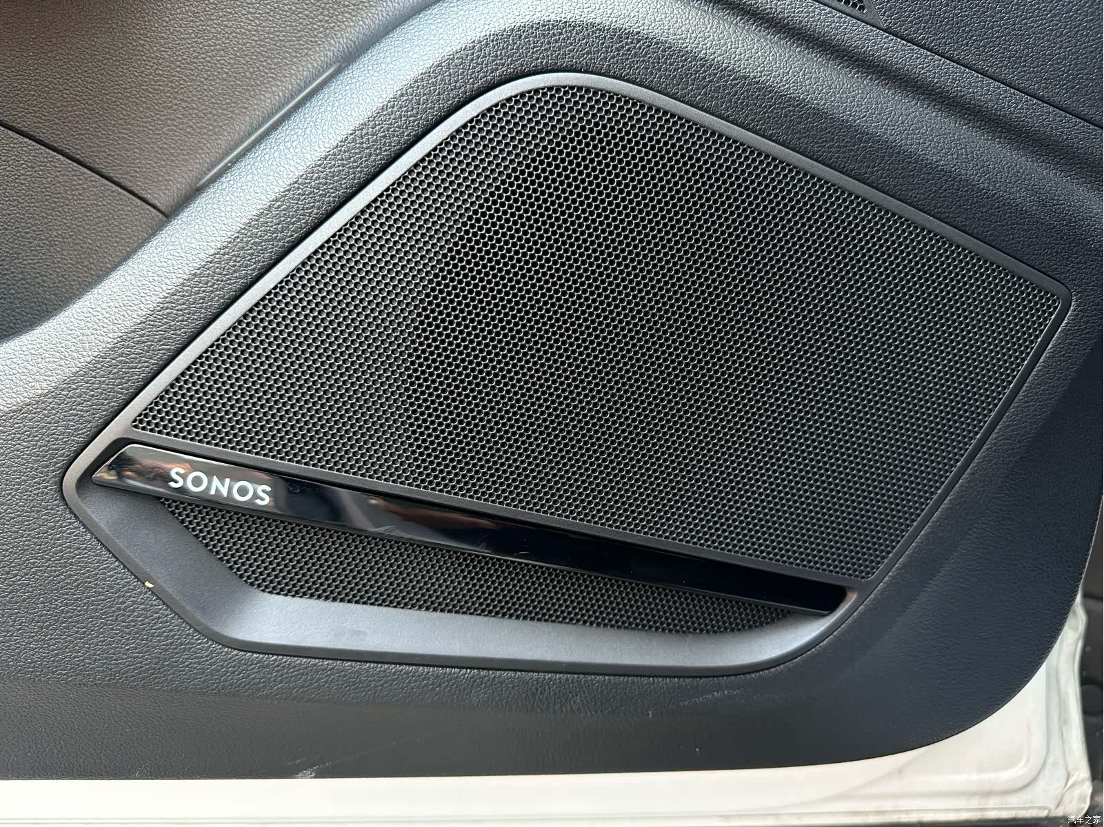 Audi Q2L, 2022 15