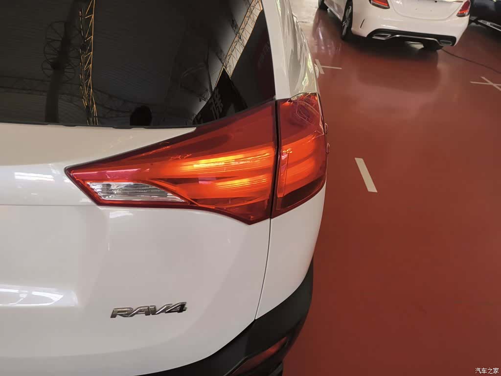 Toyota RAV4, 2015 24