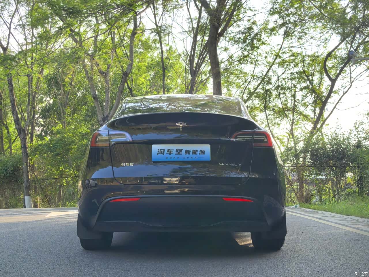 Tesla Model Y, 2022 4