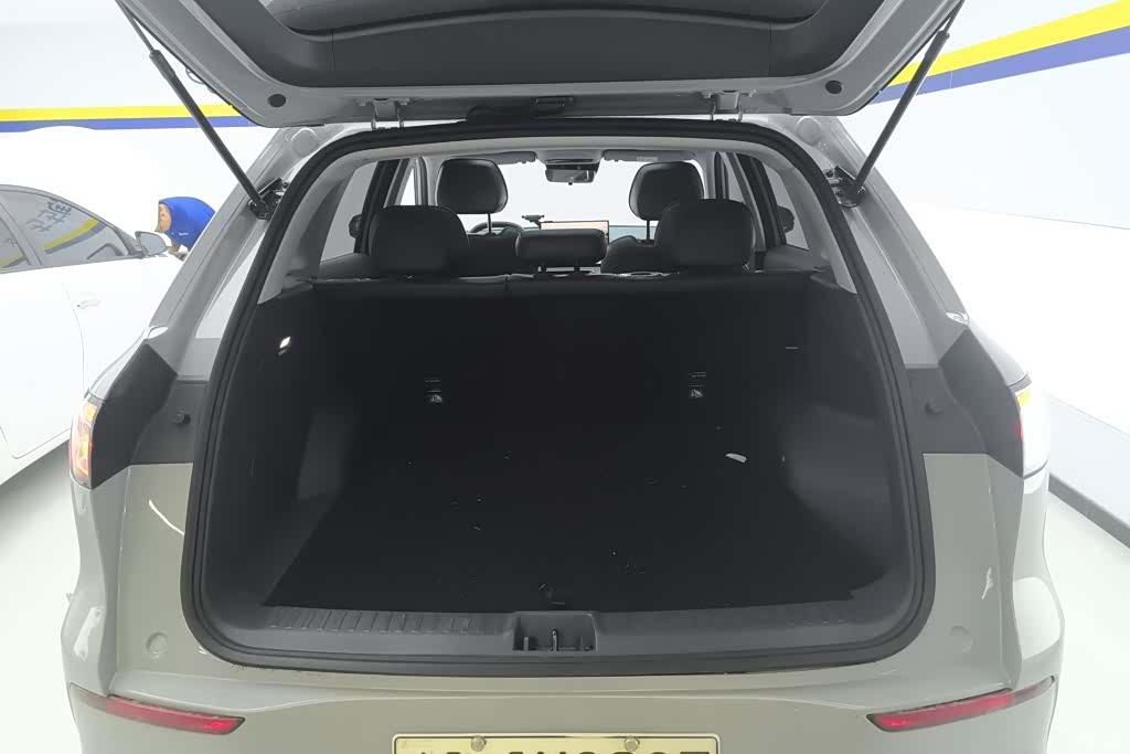 Geely Galaxy E5, 2025 4