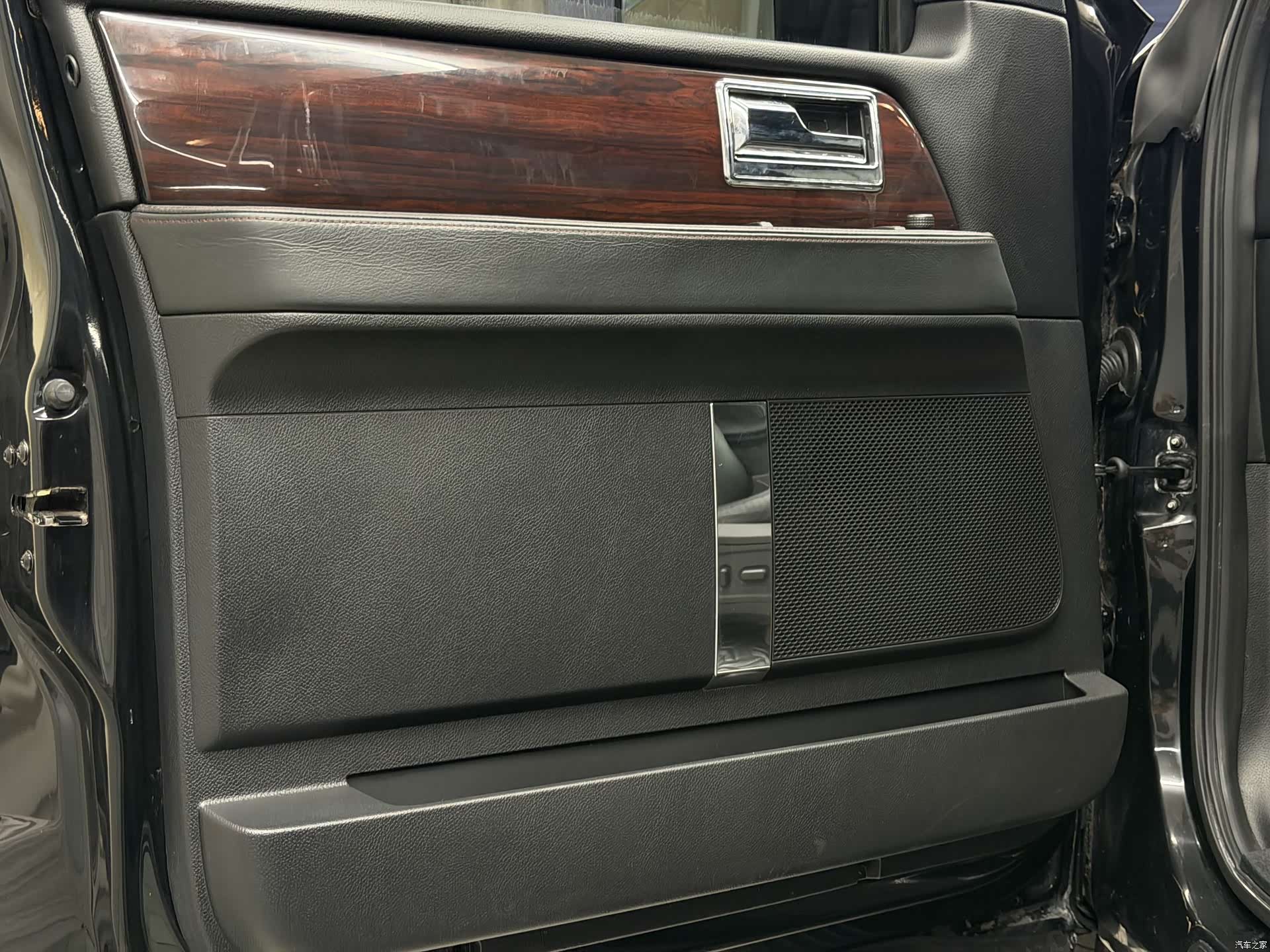 Lincoln Navigator, 2017 13