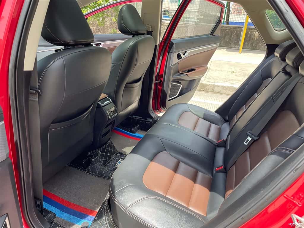 Geely Emgrand, 2019 9
