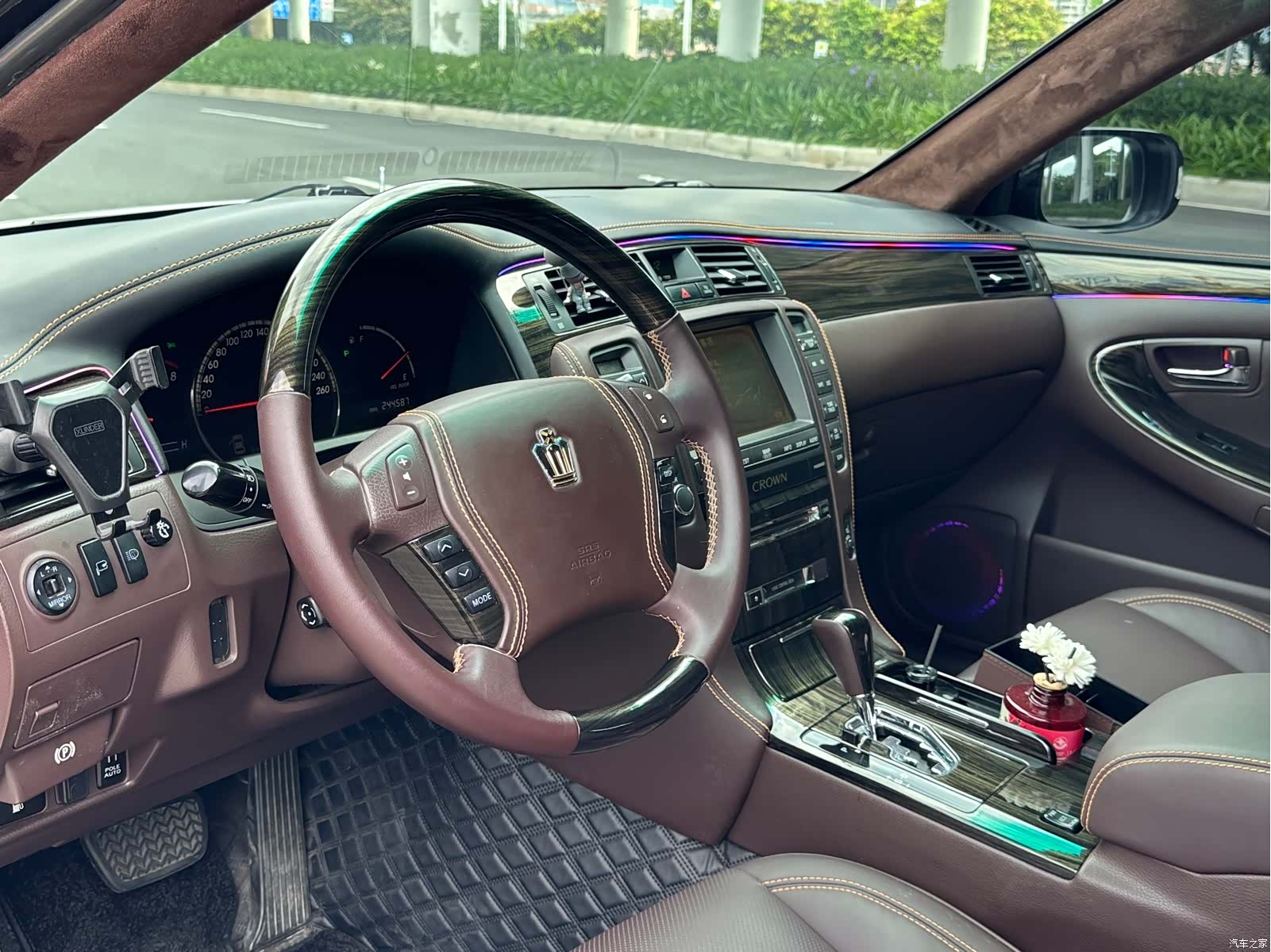 Toyota Crown, 2008 4