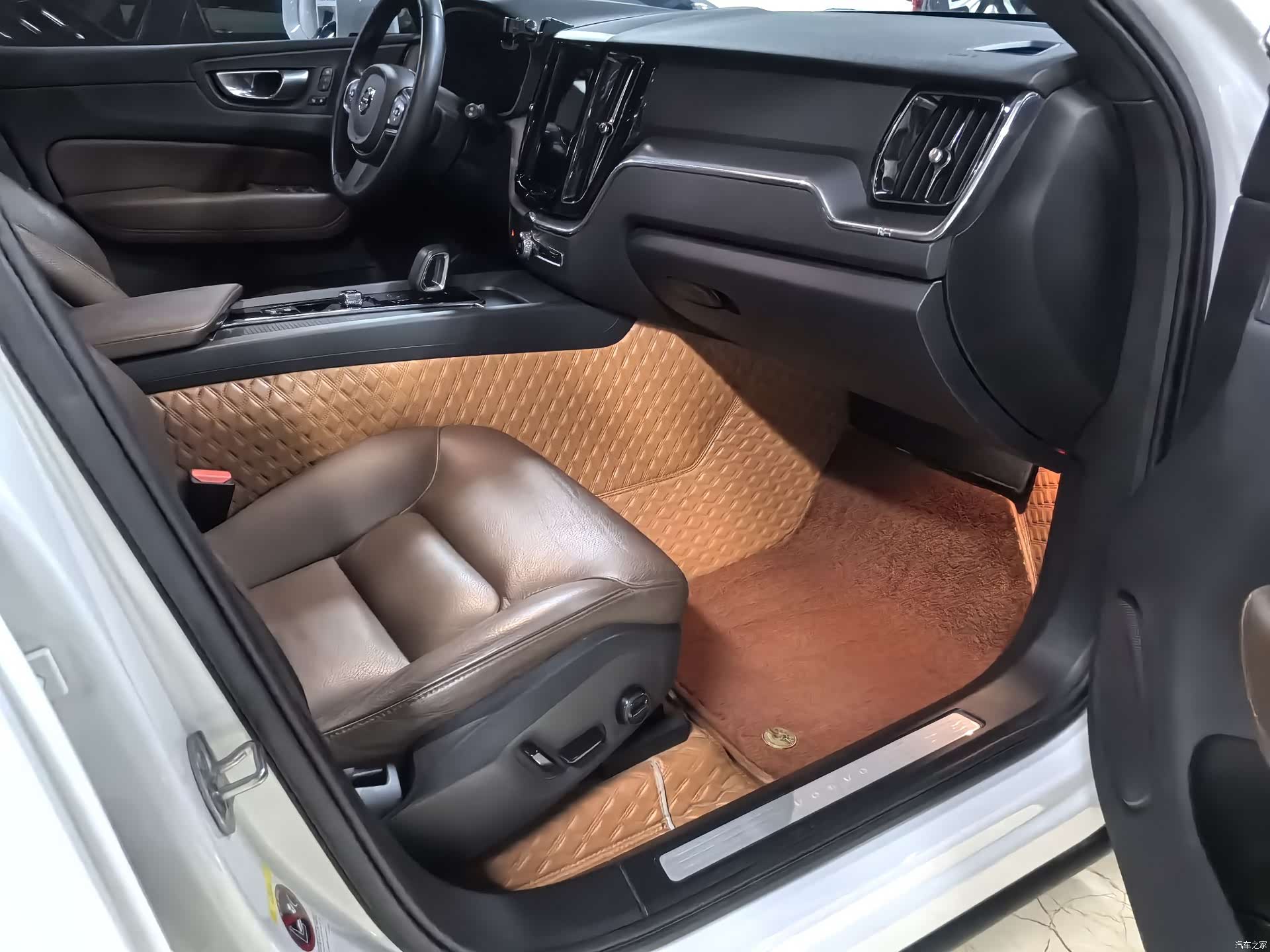 Volvo XC60, 2023 11