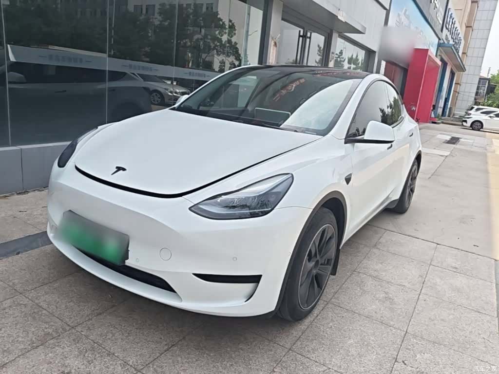 Tesla Model Y, 2023 2