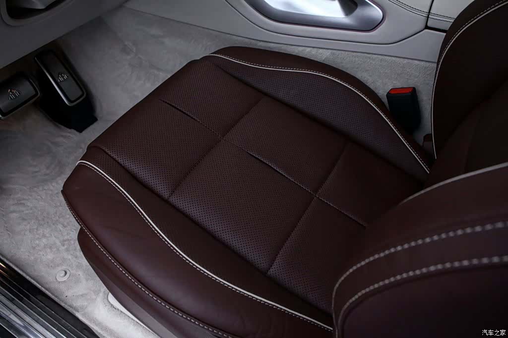 Maybach GLS, 2023 14