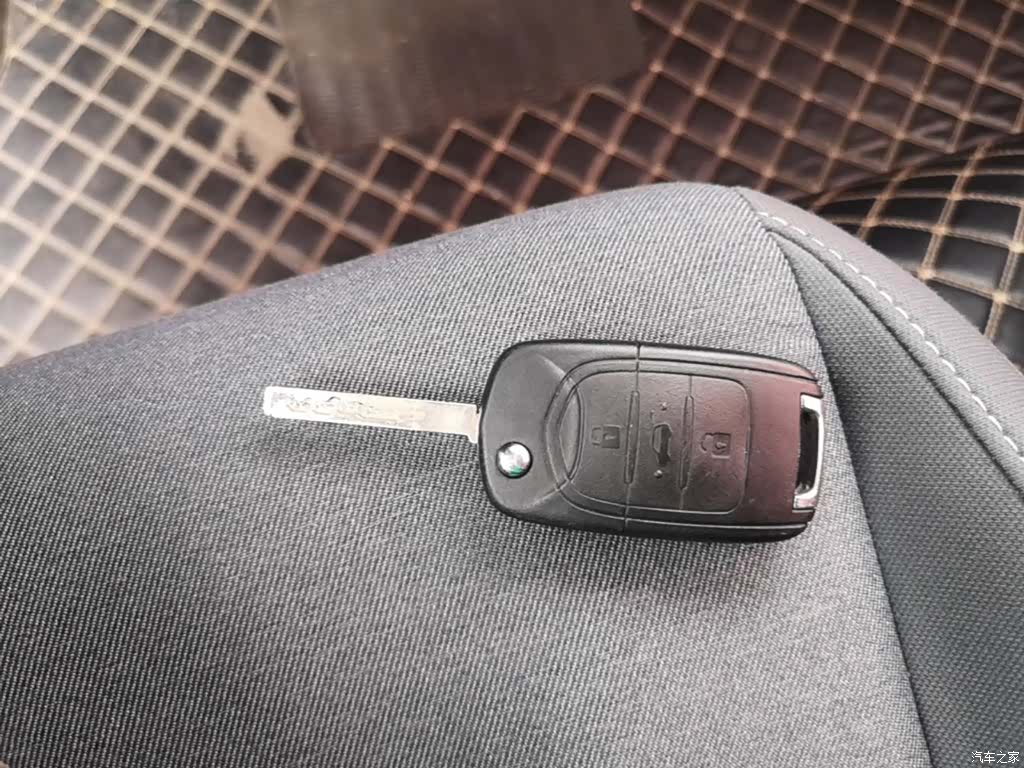 Wuling E200, 2019 9
