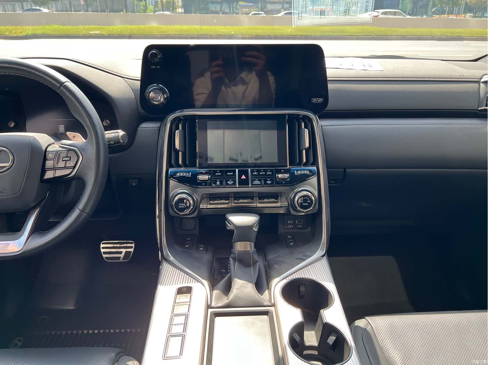 Lexus LX, 2026 7