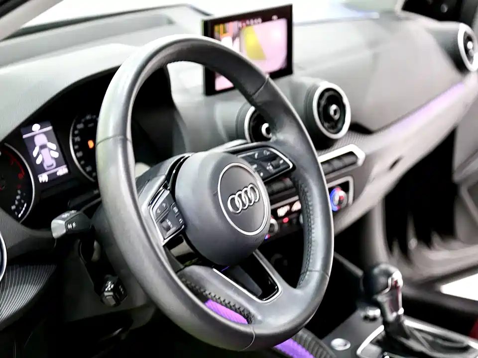 Audi Q2L