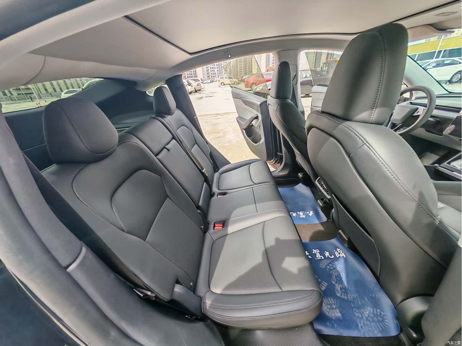 Tesla Model Y, 2025 10