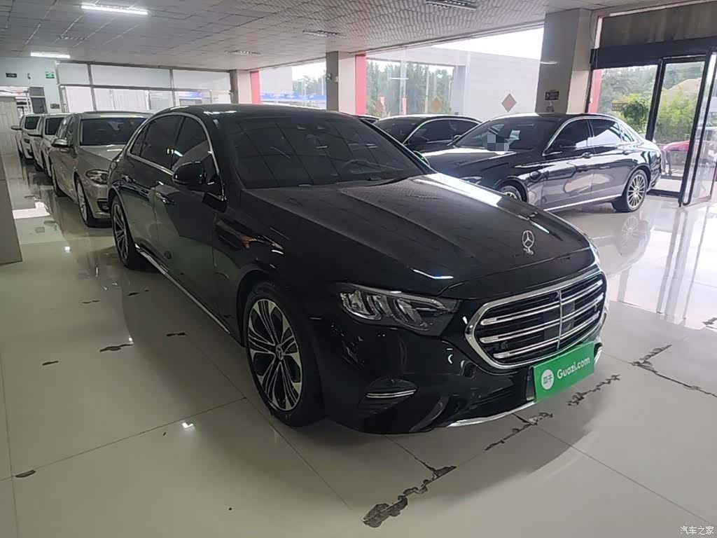 Mercedes-Benz E-Class, 2025 4