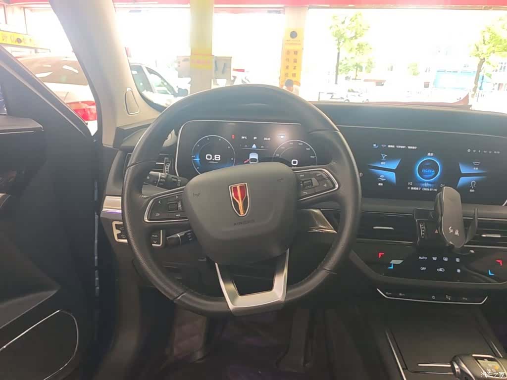 Hongqi HS5, 2022 11