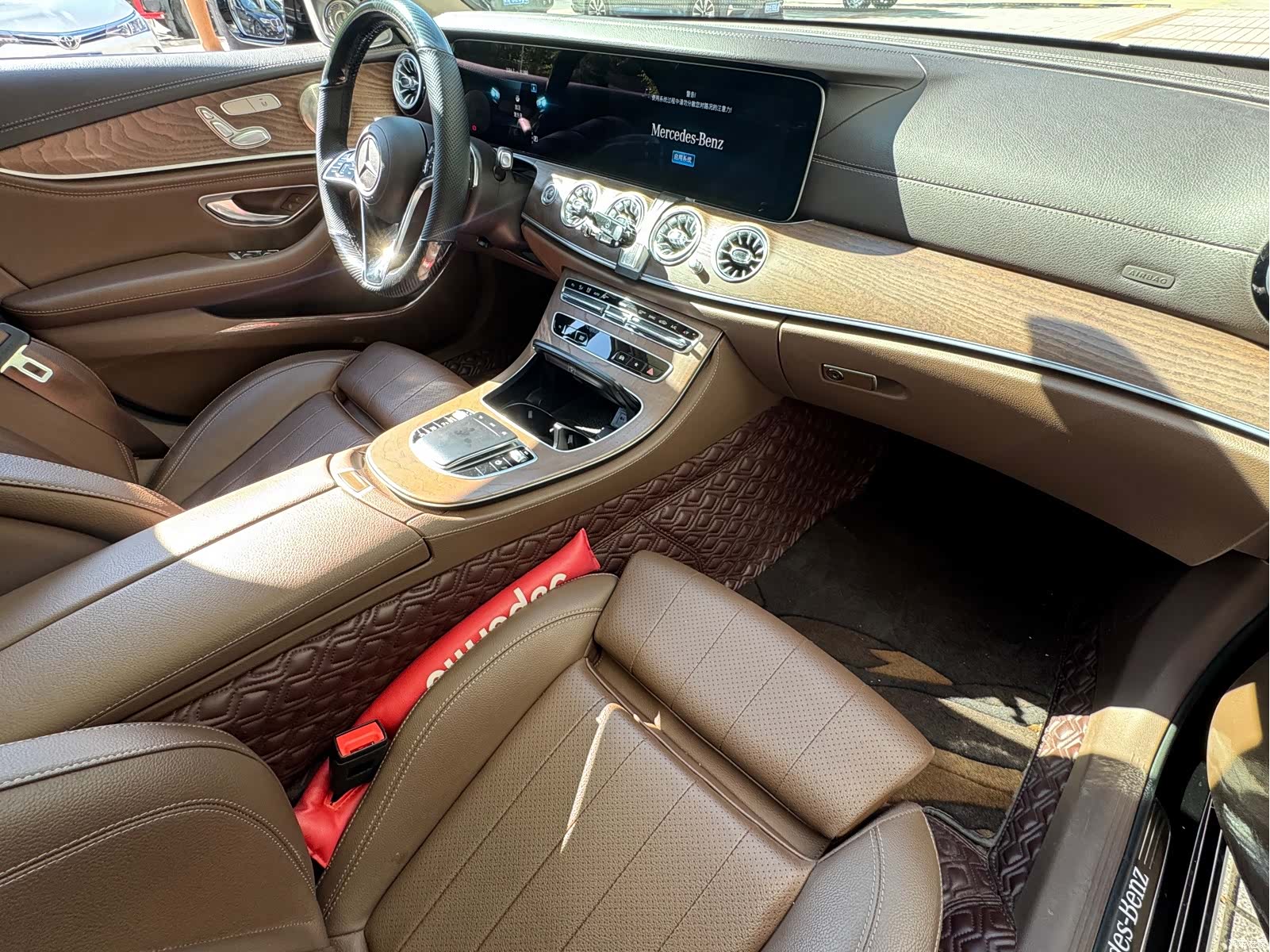 Mercedes-Benz E-Class, 2022 14