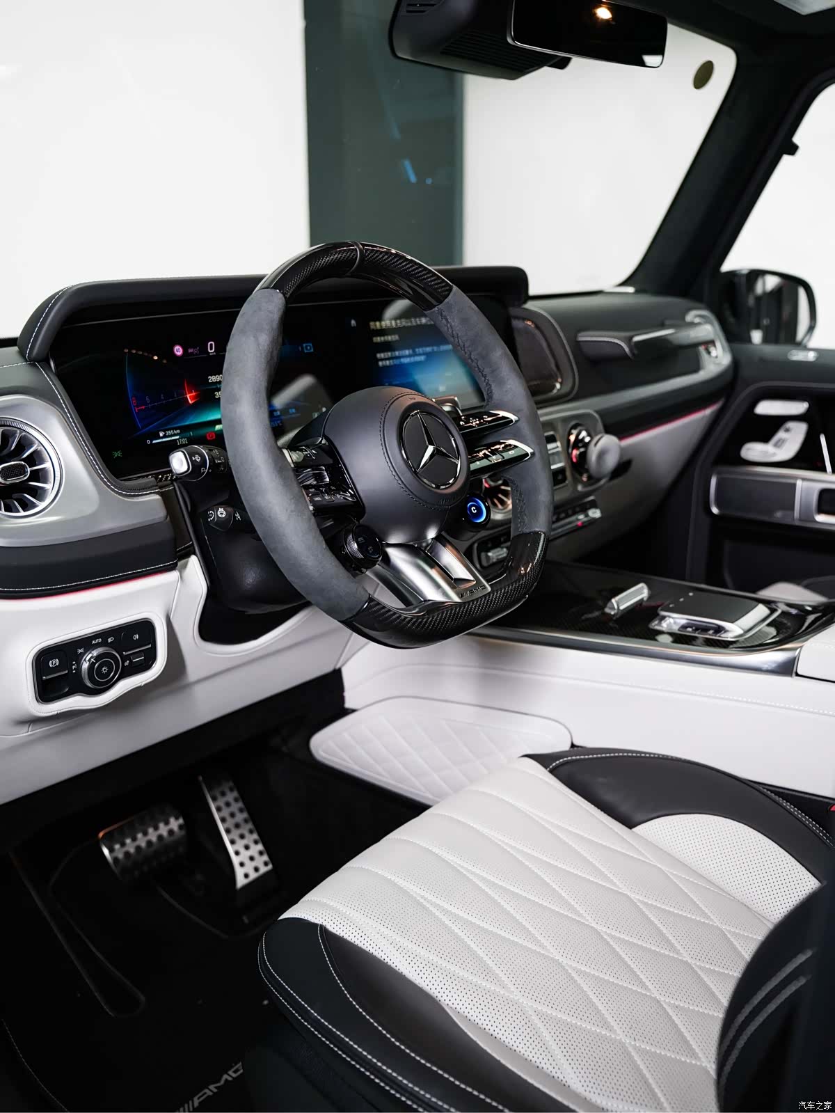 Mercedes-Benz G-Class, 2025 12