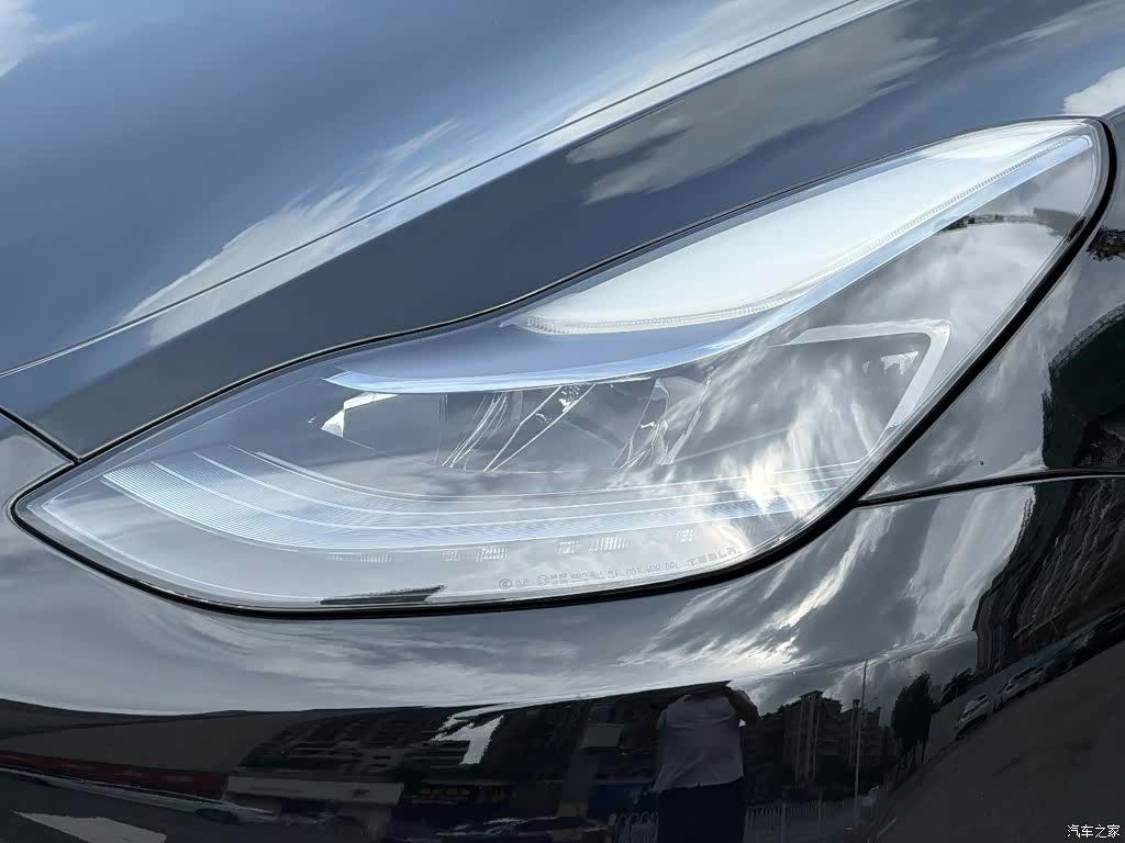 Tesla Model Y, 2023 13