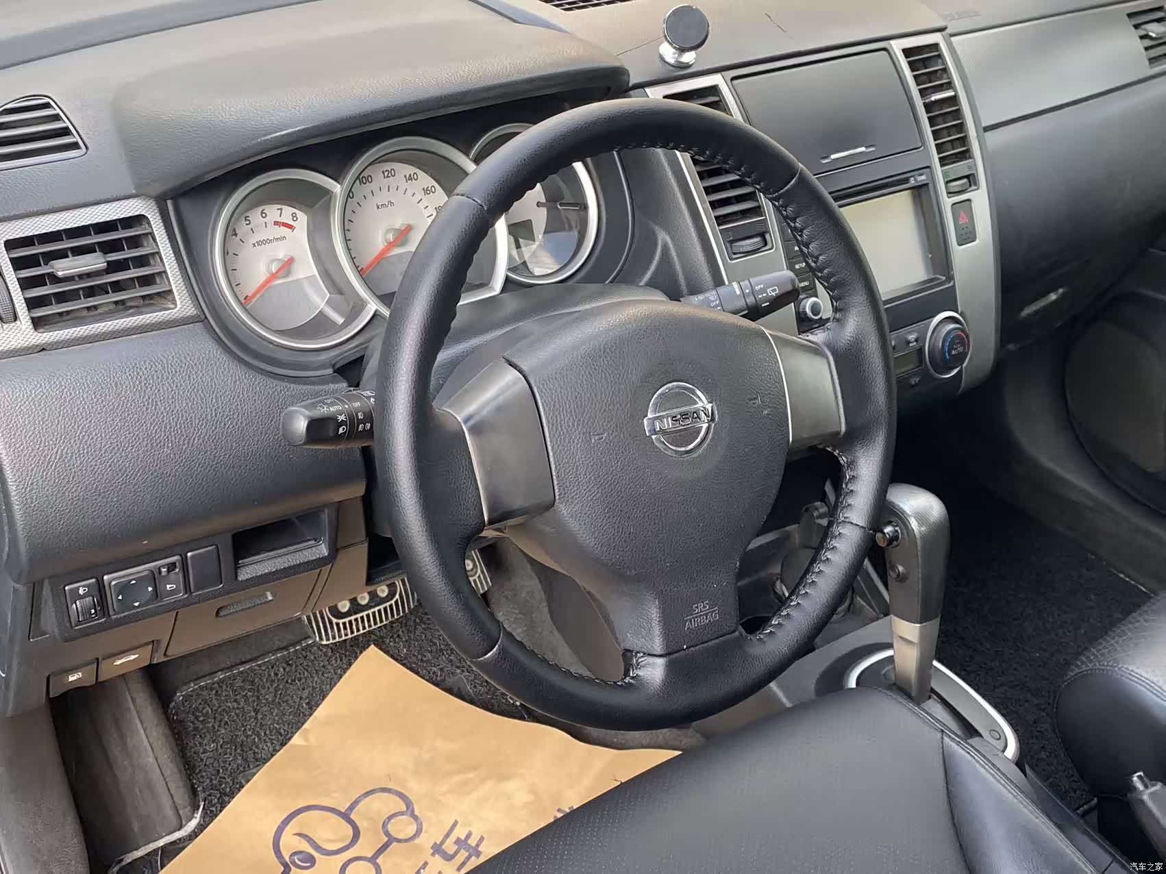 Nissan Tiida, 2010 22