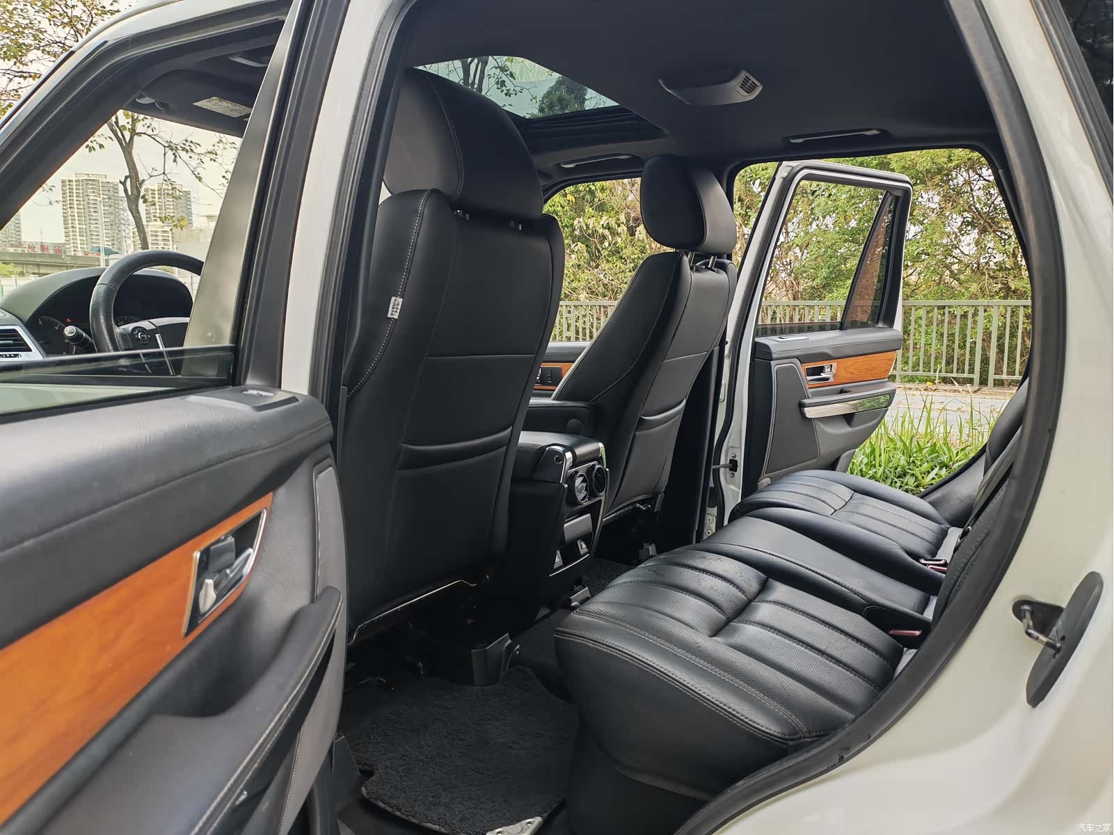 Land Rover Range Rover, 2011 14