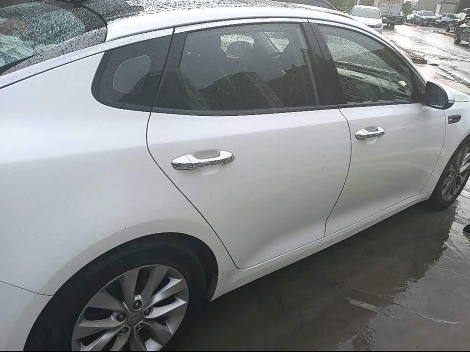 Kia K5 Kia K5