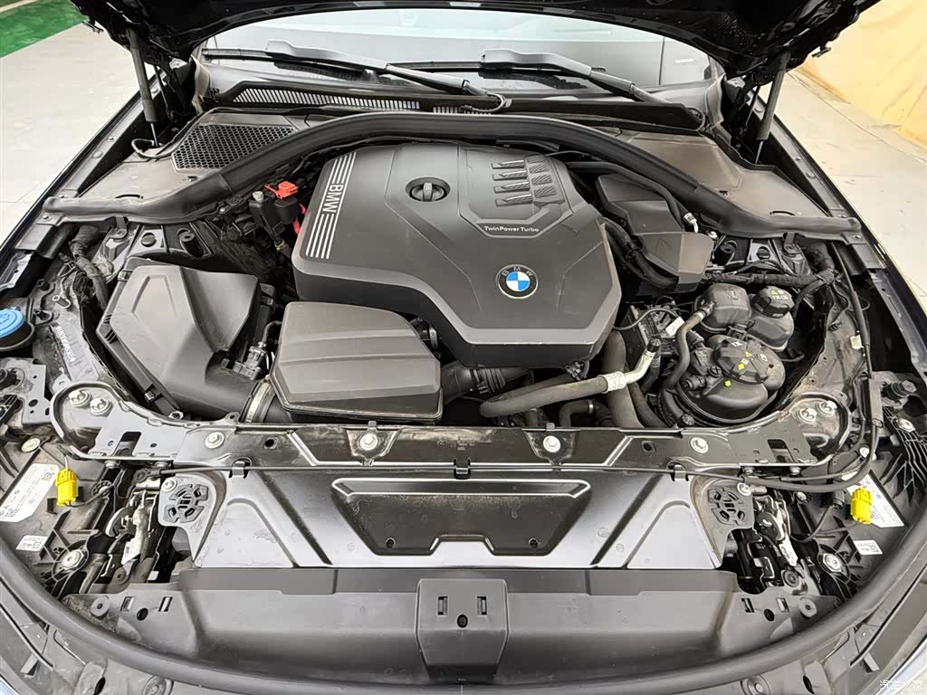 BMW 3 Series, 2025 16